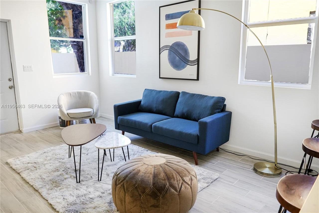 160 Ne 57th St #B - Photo 3 of 22