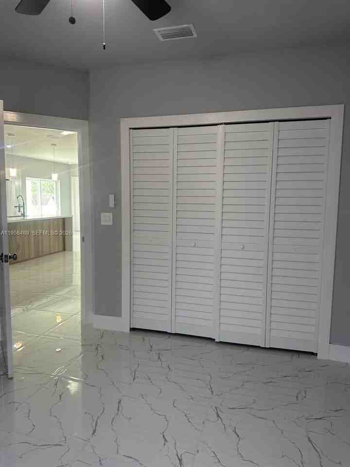 868 Cervantes St E - Photo 7 of 20