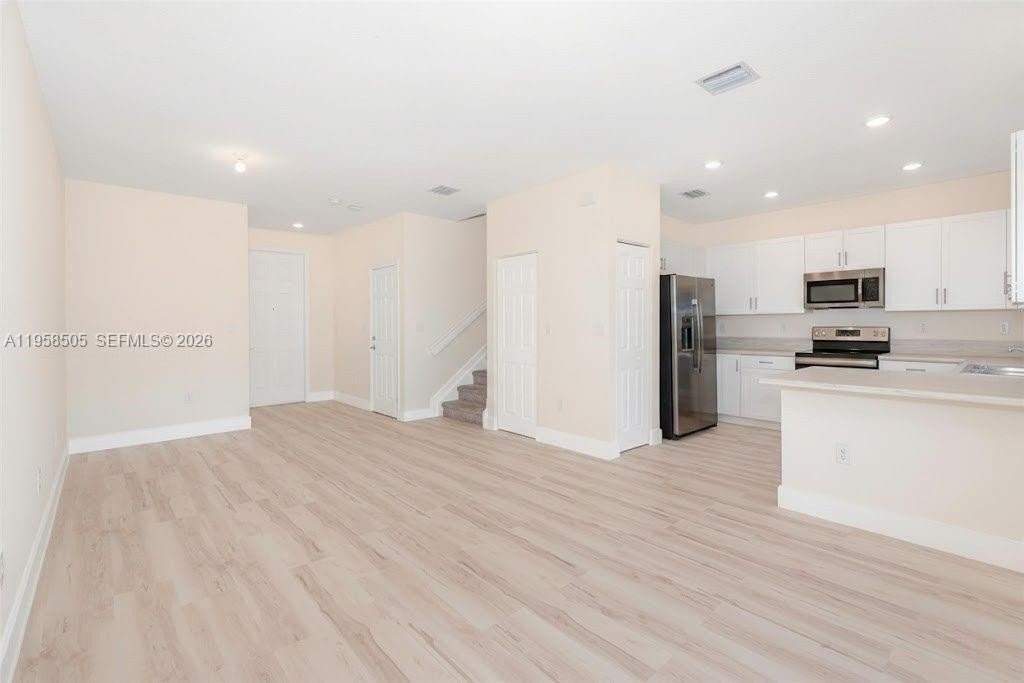 3326 W 112th St #3326 - Photo 5 of 24