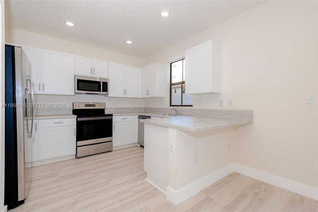 3326 W 112th St #3326 - Photo 6 of 24