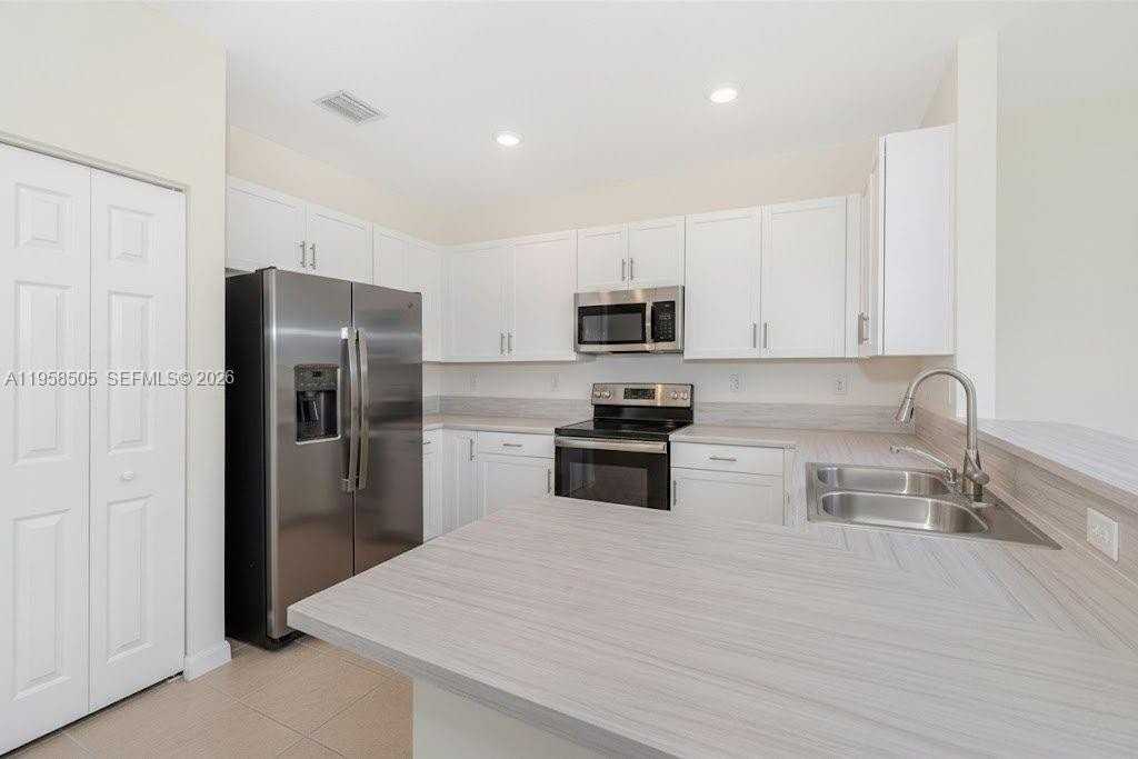 3326 W 112th St #3326 - Photo 7 of 24