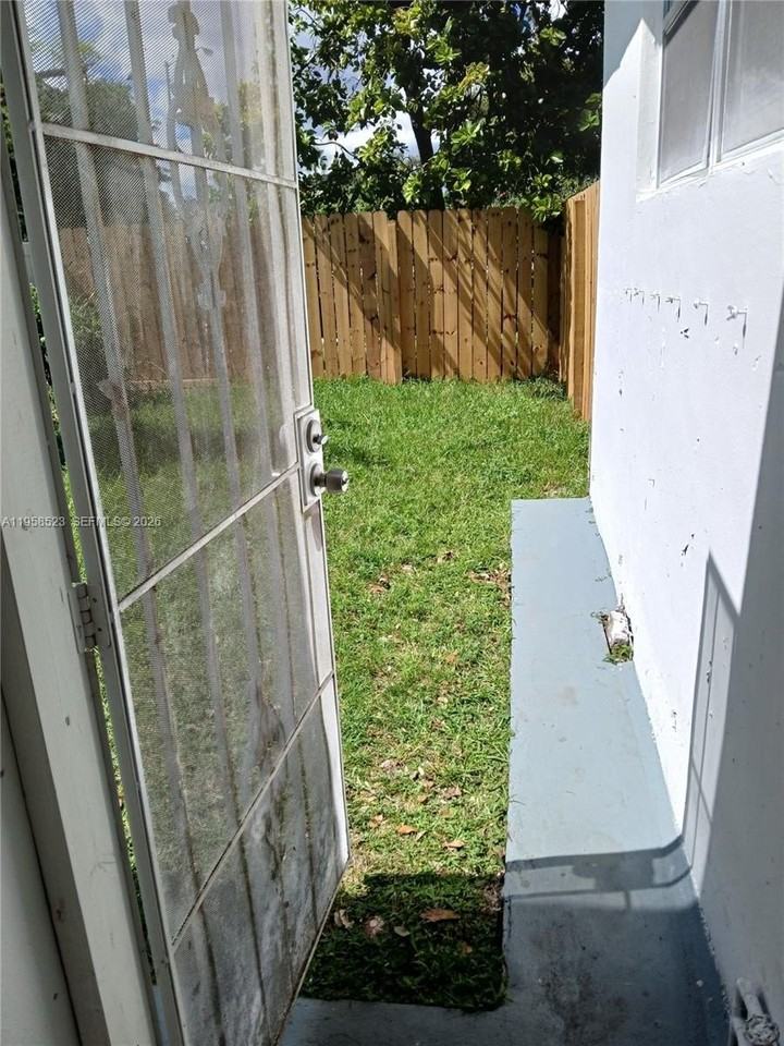 6505 Pines Pkwy #2 - Photo 5 of 7