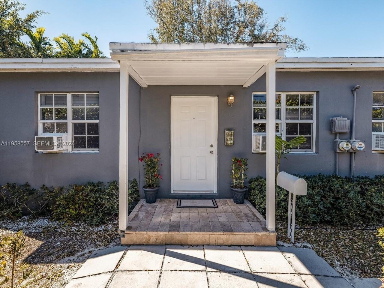 440 Ne 69th St #2 - Photo 7 of 23