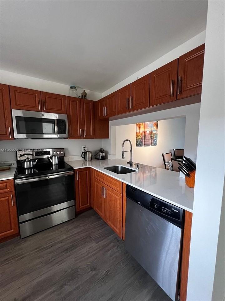 158 Nw 92nd Ave #102 - Photo 4 of 16