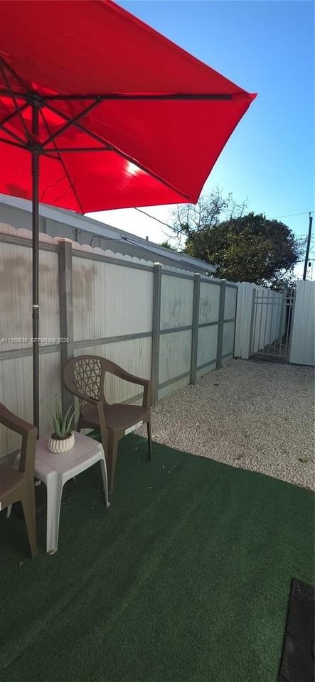 2648 Bahama Dr #EFF - Photo 3 of 9