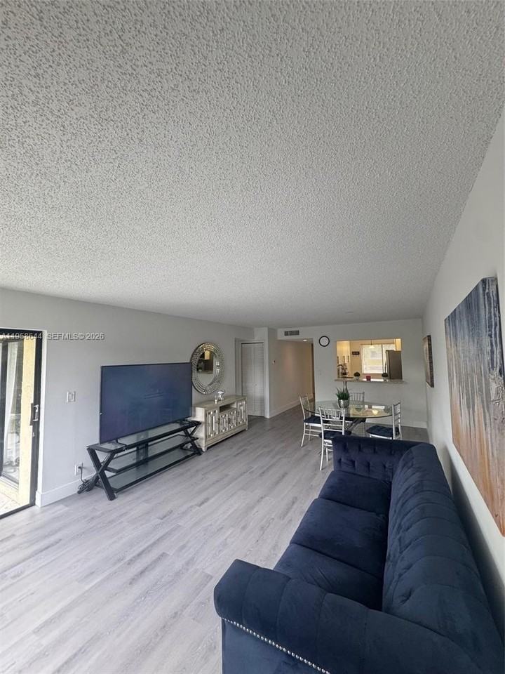 163 Lakeview Dr #204 - Photo 7 of 21