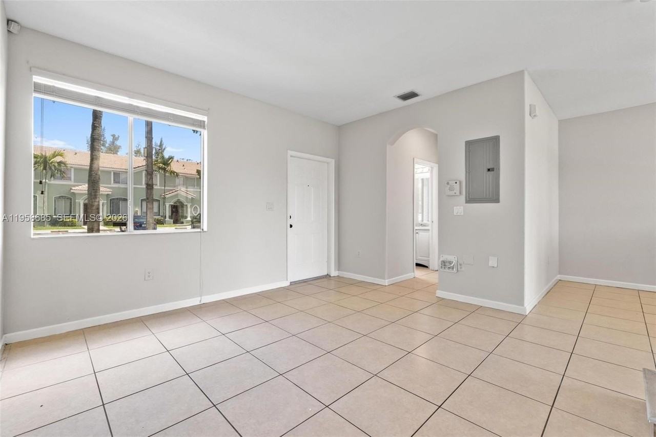 1458 Se 24th Ct #353 - Photo 5 of 41