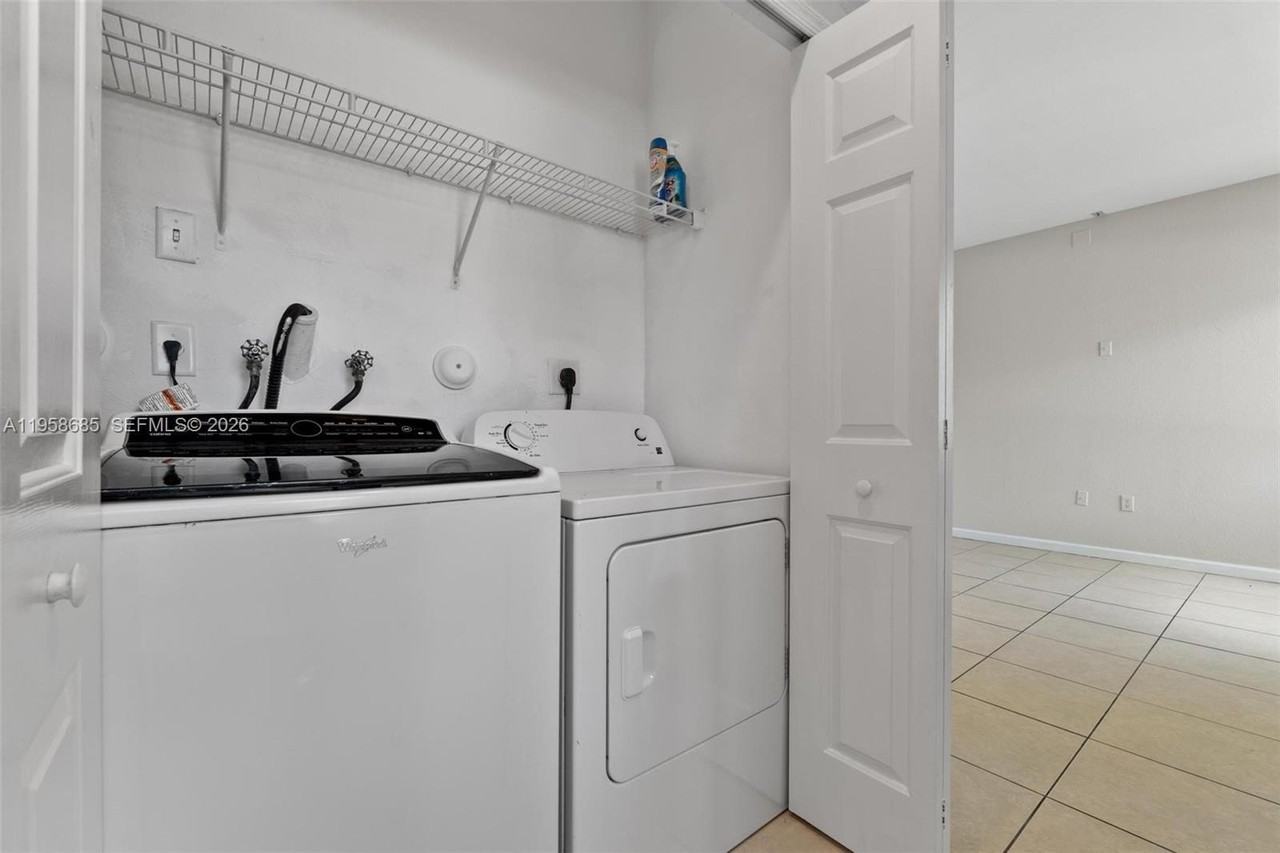 1458 Se 24th Ct #353 - Photo 7 of 41