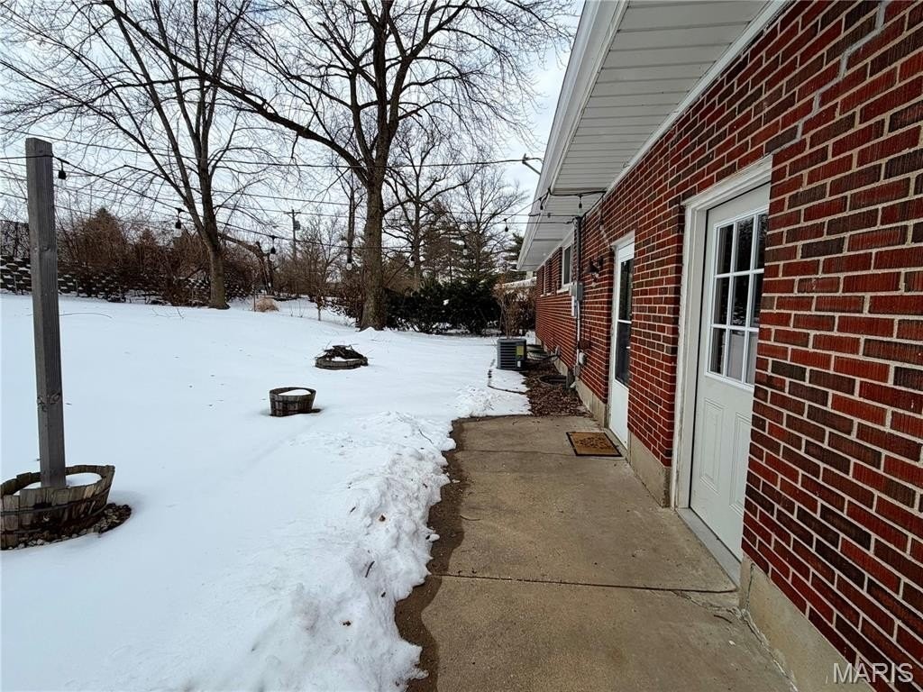 317 Thomas Ave - Photo 3 of 42