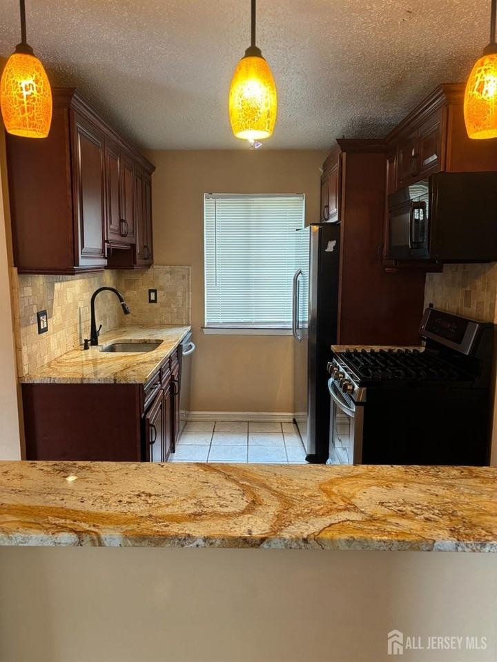 92 Gate House Ln - Photo 6 of 14