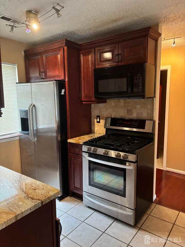 92 Gate House Ln - Photo 7 of 14