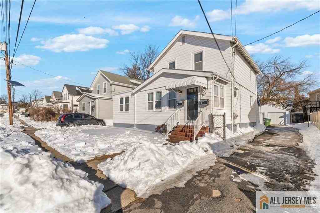 34 Maple Ave #2 - Photo 2 of 9