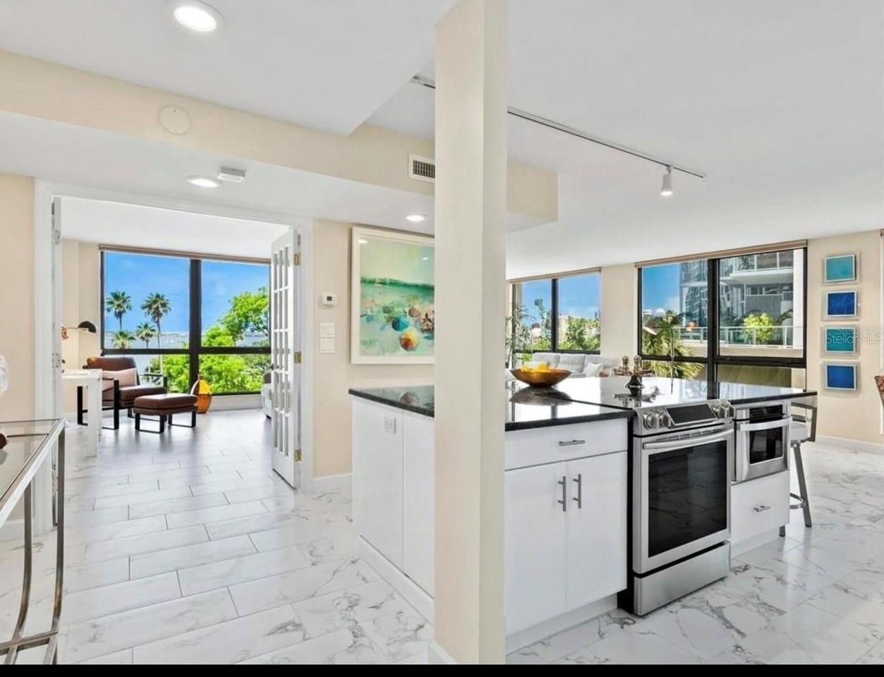 707 S Gulfstream Ave #301 - Photo 5 of 35