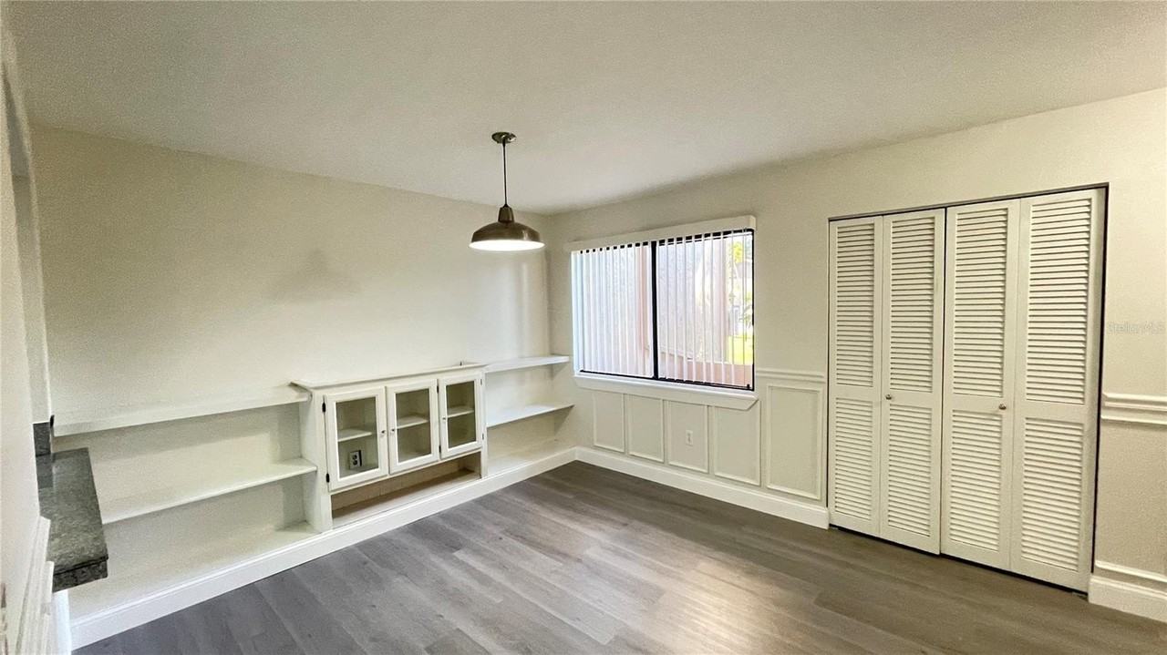 892 Sunridge Dr #892 - Photo 4 of 37