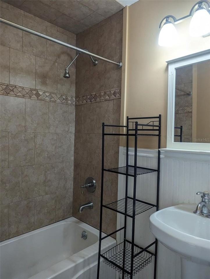 1368 S Shade Ave - Photo 5 of 9