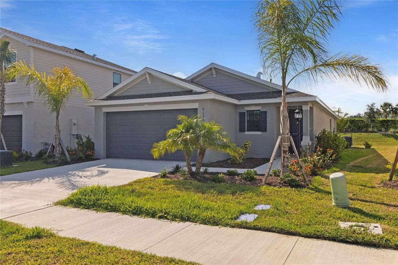 9136 Tequila Sunrise Dr - Photo 3 of 34