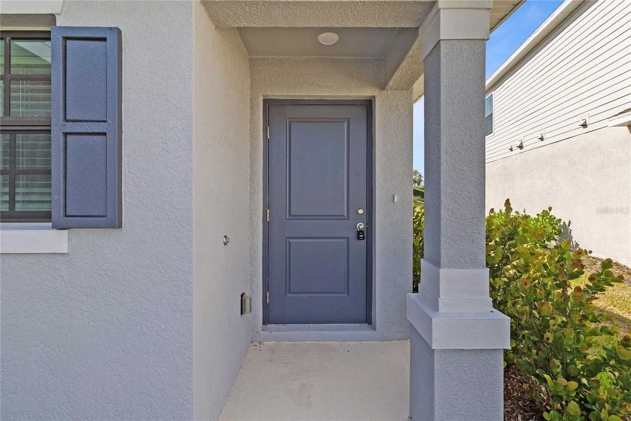 9136 Tequila Sunrise Dr - Photo 5 of 34