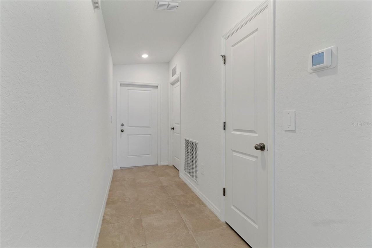 9136 Tequila Sunrise Dr - Photo 7 of 34