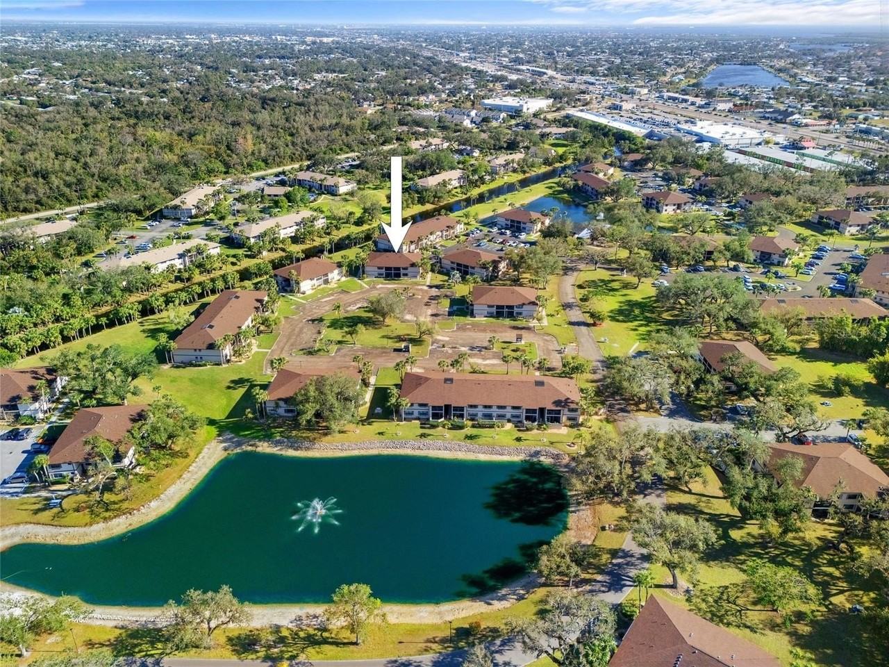 19505 Quesada Ave - Photo 3 of 32