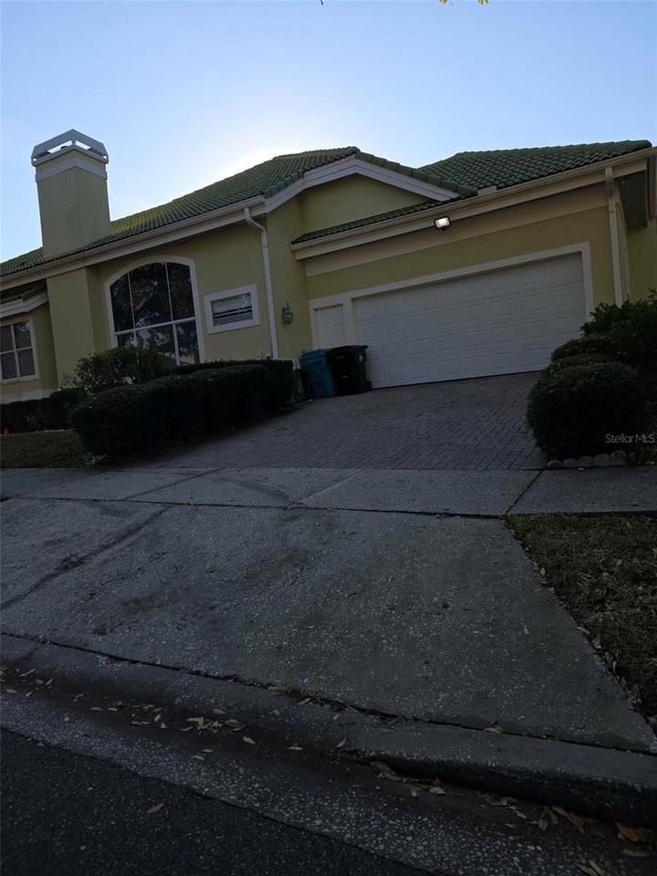 7600 Debeaubien Dr - Photo 2 of 20