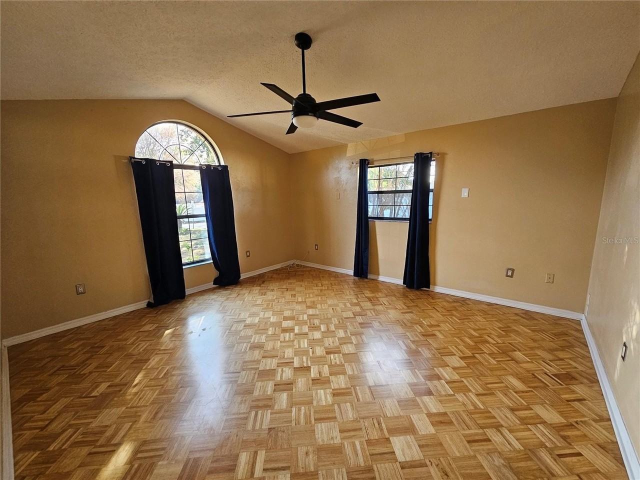 2940 Dupont St - Photo 5 of 13