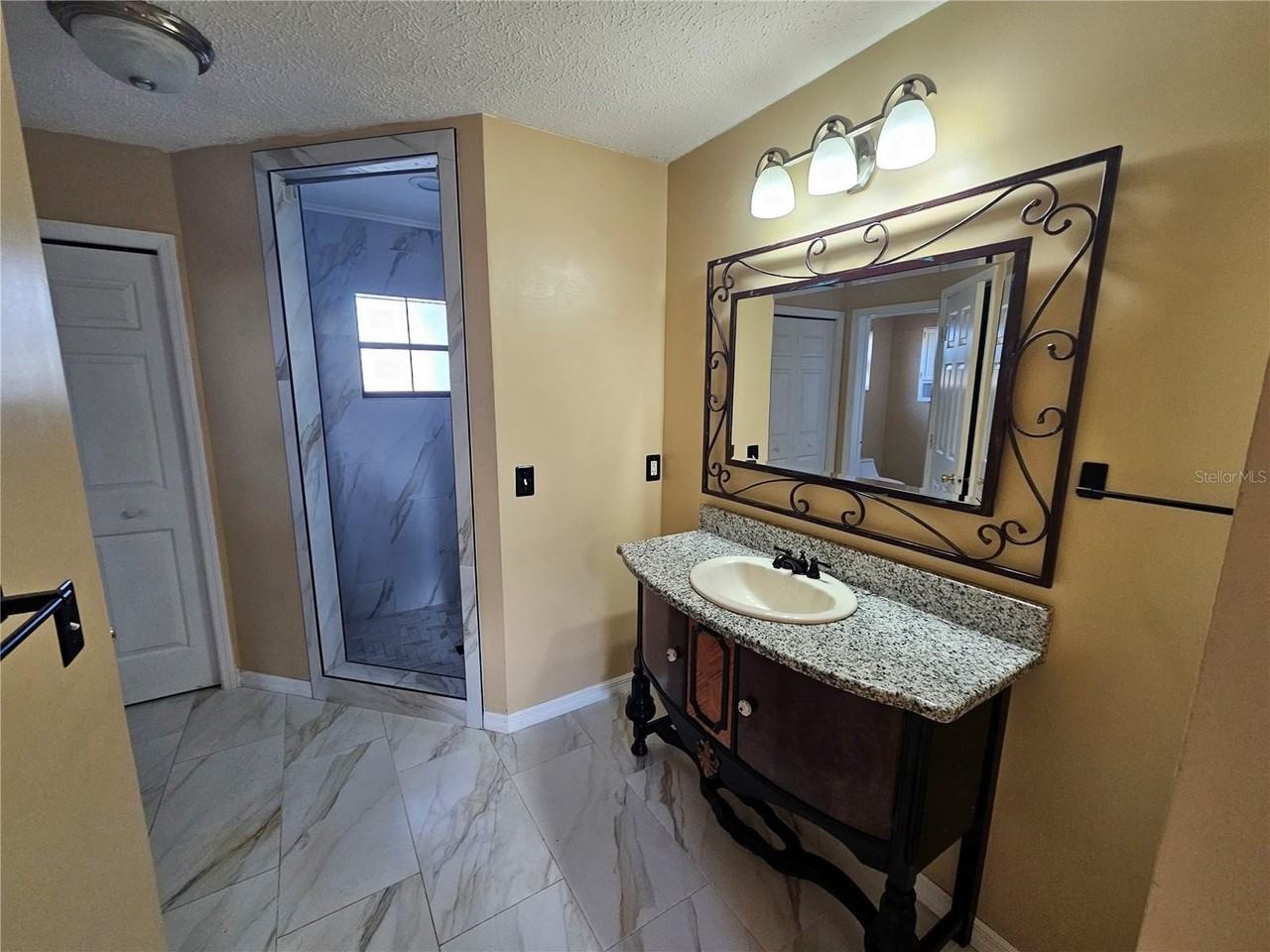 2940 Dupont St - Photo 6 of 13