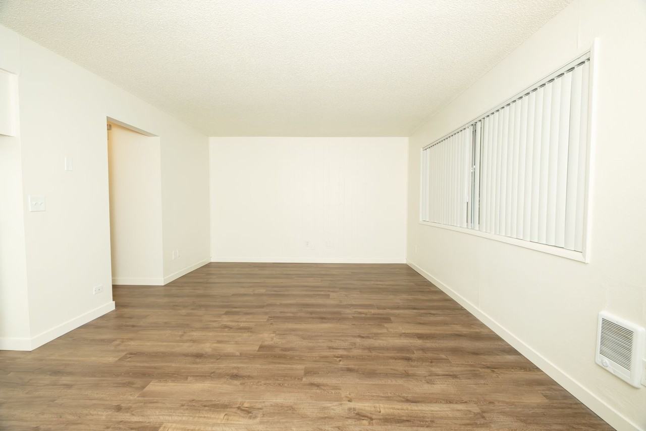 2027 Ne Hancock St - Photo 3 of 14