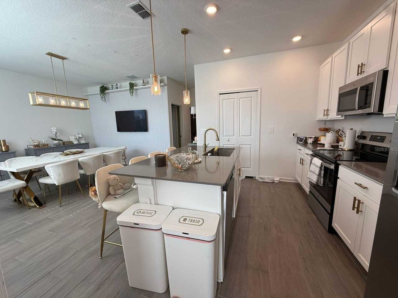 7529 Sunflower Cir - Photo 5 of 24