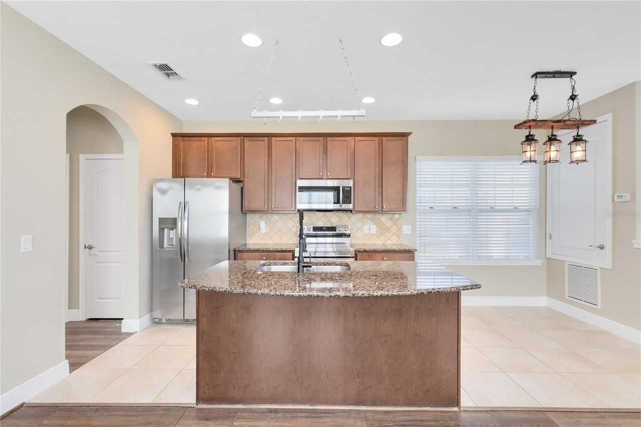 13787 Eliot Ave - Photo 4 of 24