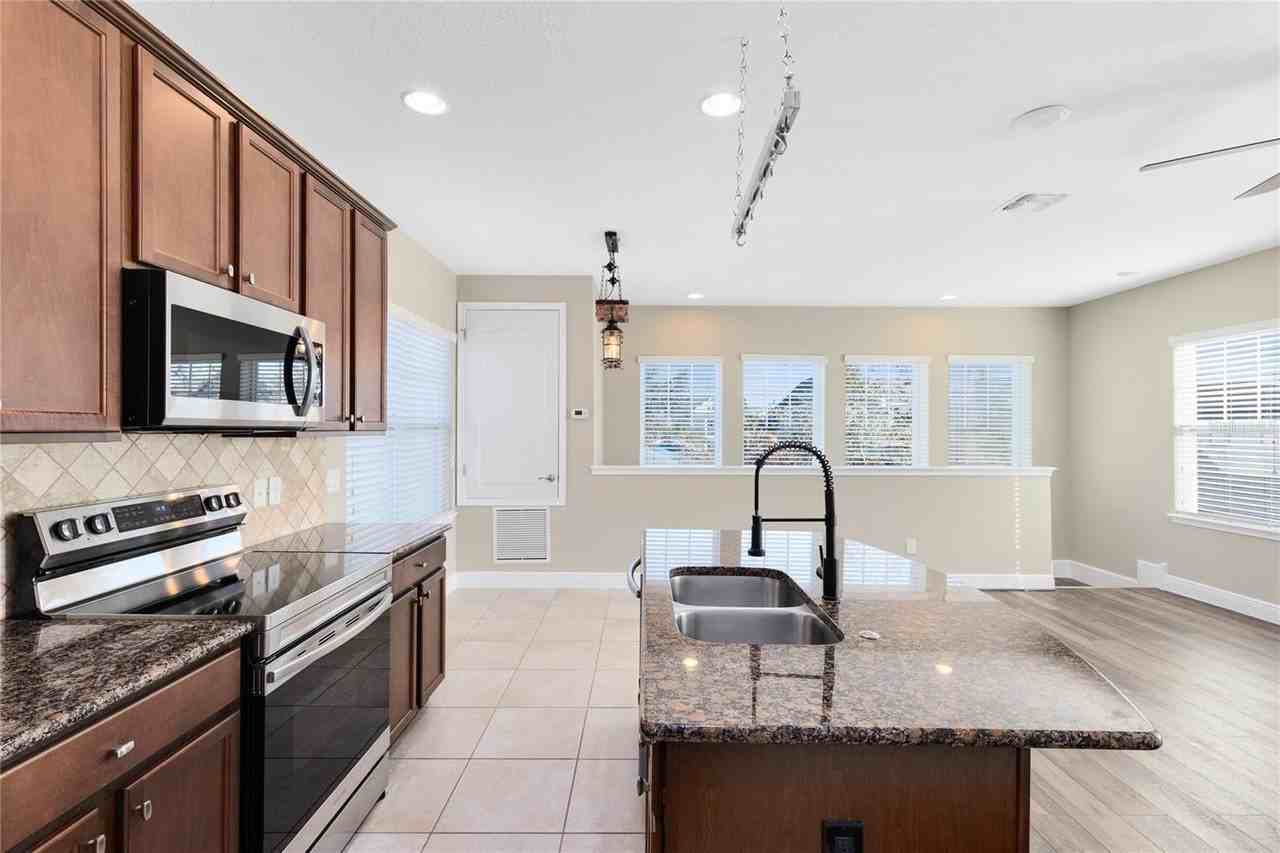 13787 Eliot Ave - Photo 6 of 24