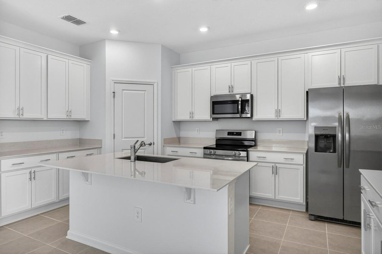 3078 Armstrong Ave - Photo 2 of 46