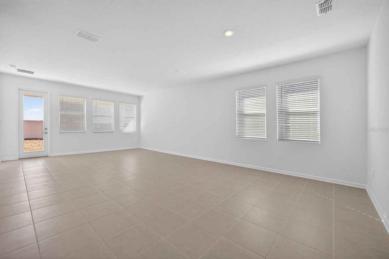 3078 Armstrong Ave - Photo 7 of 46