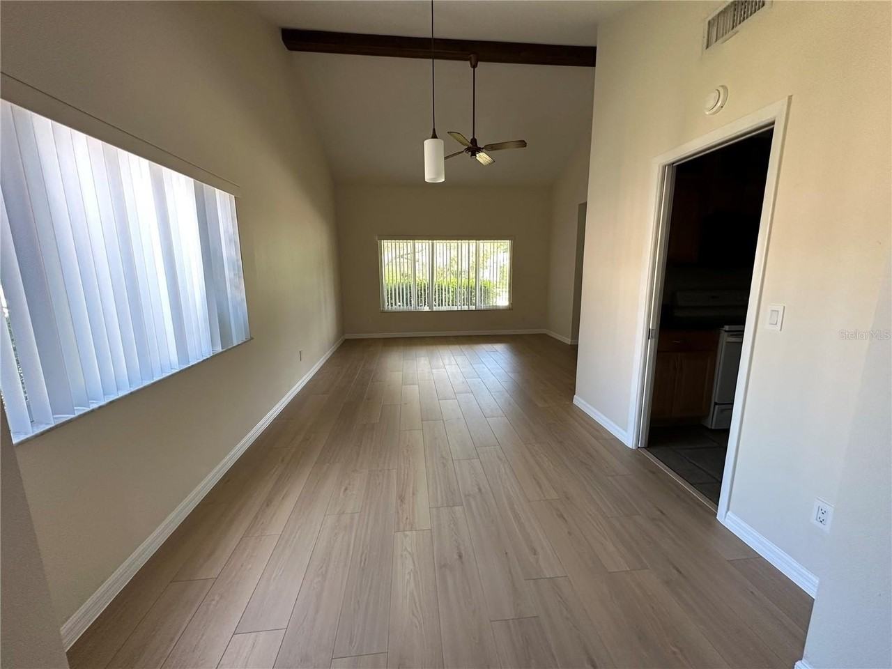 852 Woodside Rd - Photo 3 of 20