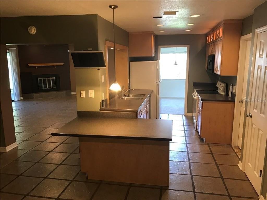 852 Woodside Rd - Photo 7 of 20