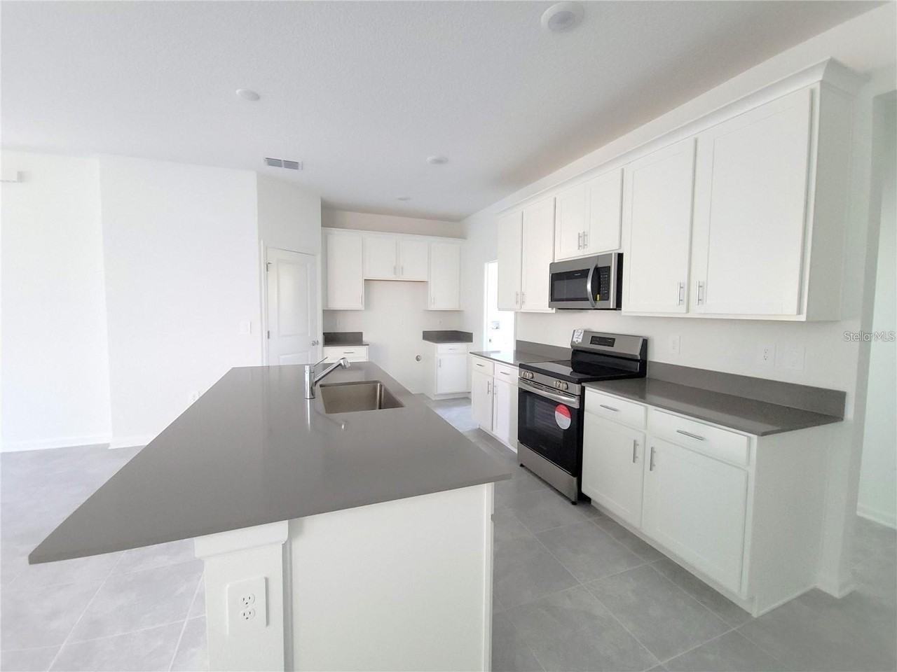 6182 Shavasana Rd - Photo 7 of 30