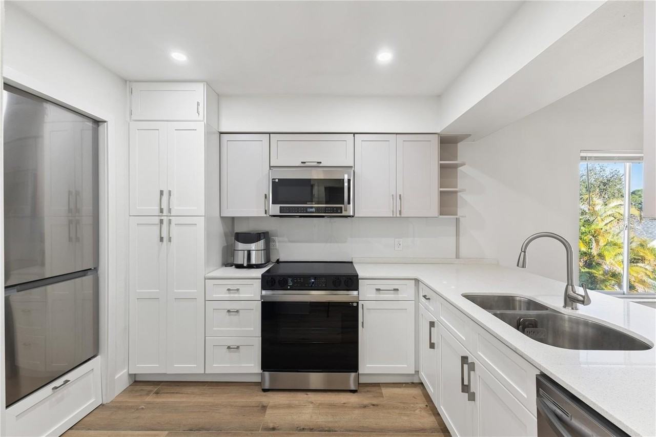 5606 Blue Shadows Ct #10 - Photo 2 of 31