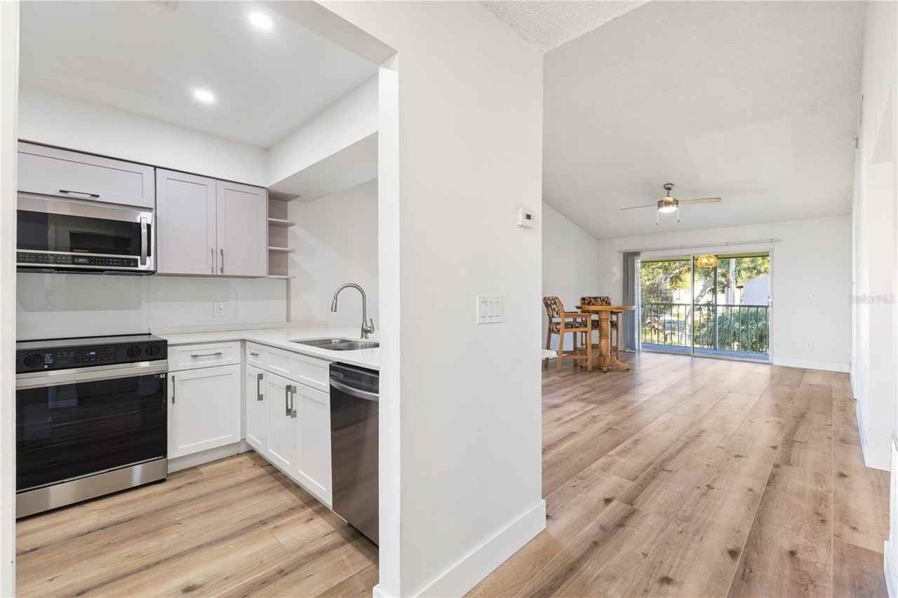 5606 Blue Shadows Ct #10 - Photo 7 of 31