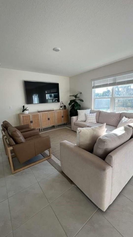 654 Park Place Blvd - Photo 3 of 31