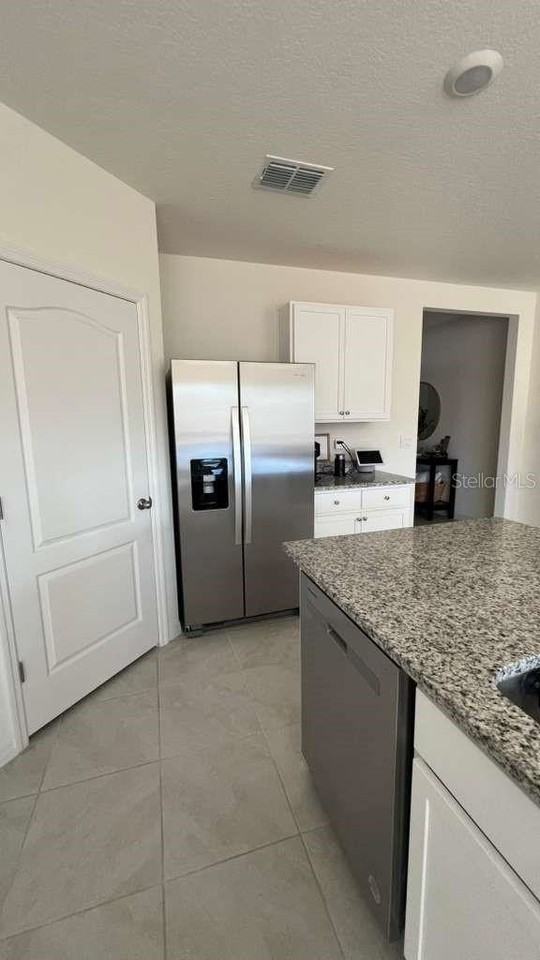 654 Park Place Blvd - Photo 6 of 31