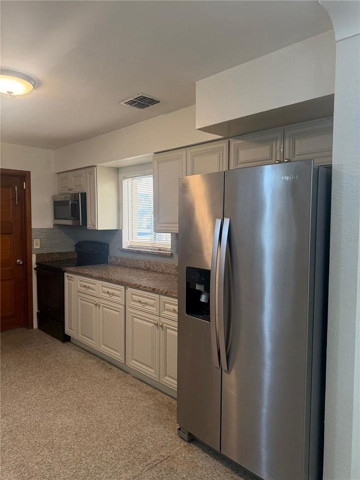 206 Robin Rd - Photo 6 of 23