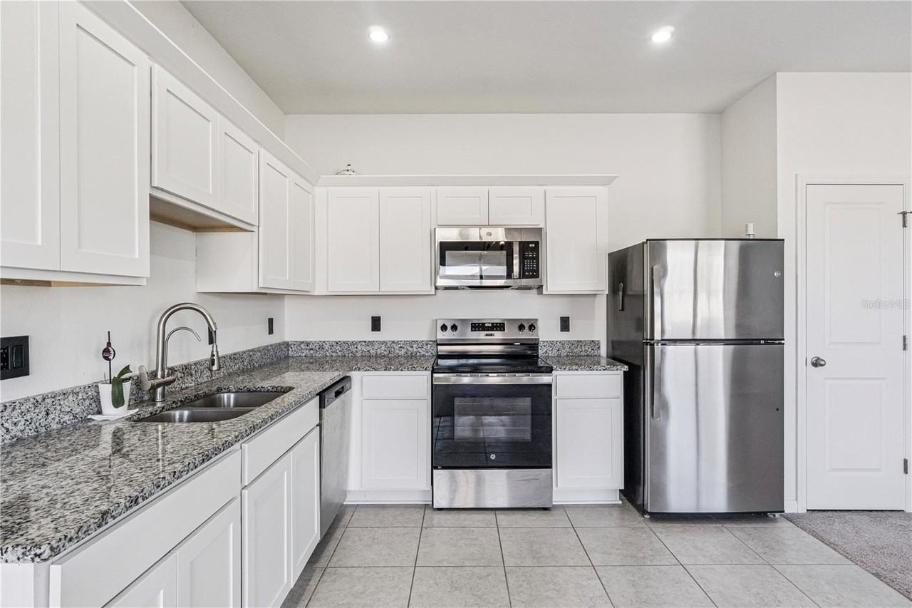 5931 Chestnut Grove Pl - Photo 5 of 20