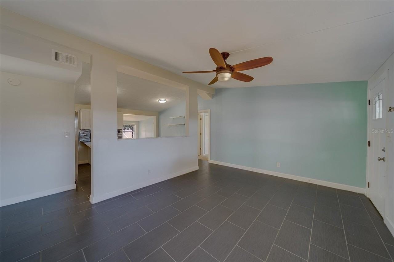 11128 116th St - Photo 5 of 50