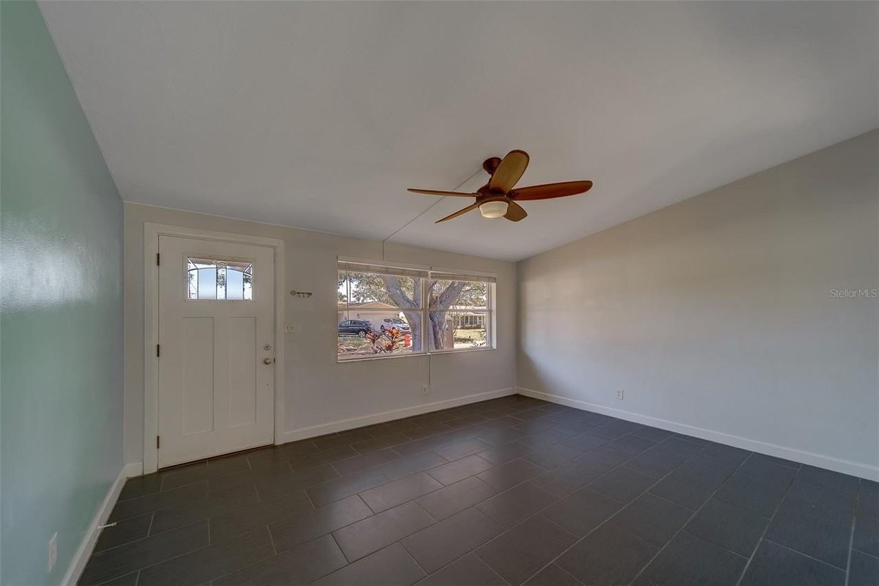 11128 116th St - Photo 7 of 50