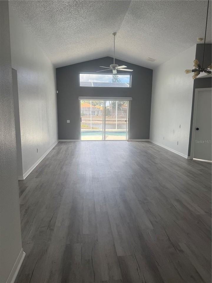 12605 Midpointe Dr - Photo 3 of 25