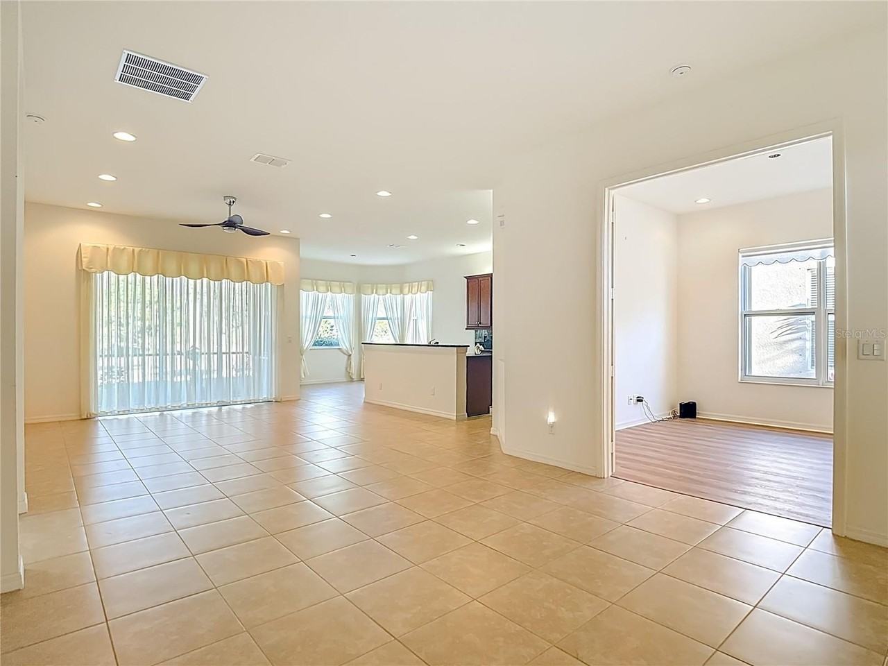 16121 Cape Coral Dr - Photo 7 of 50