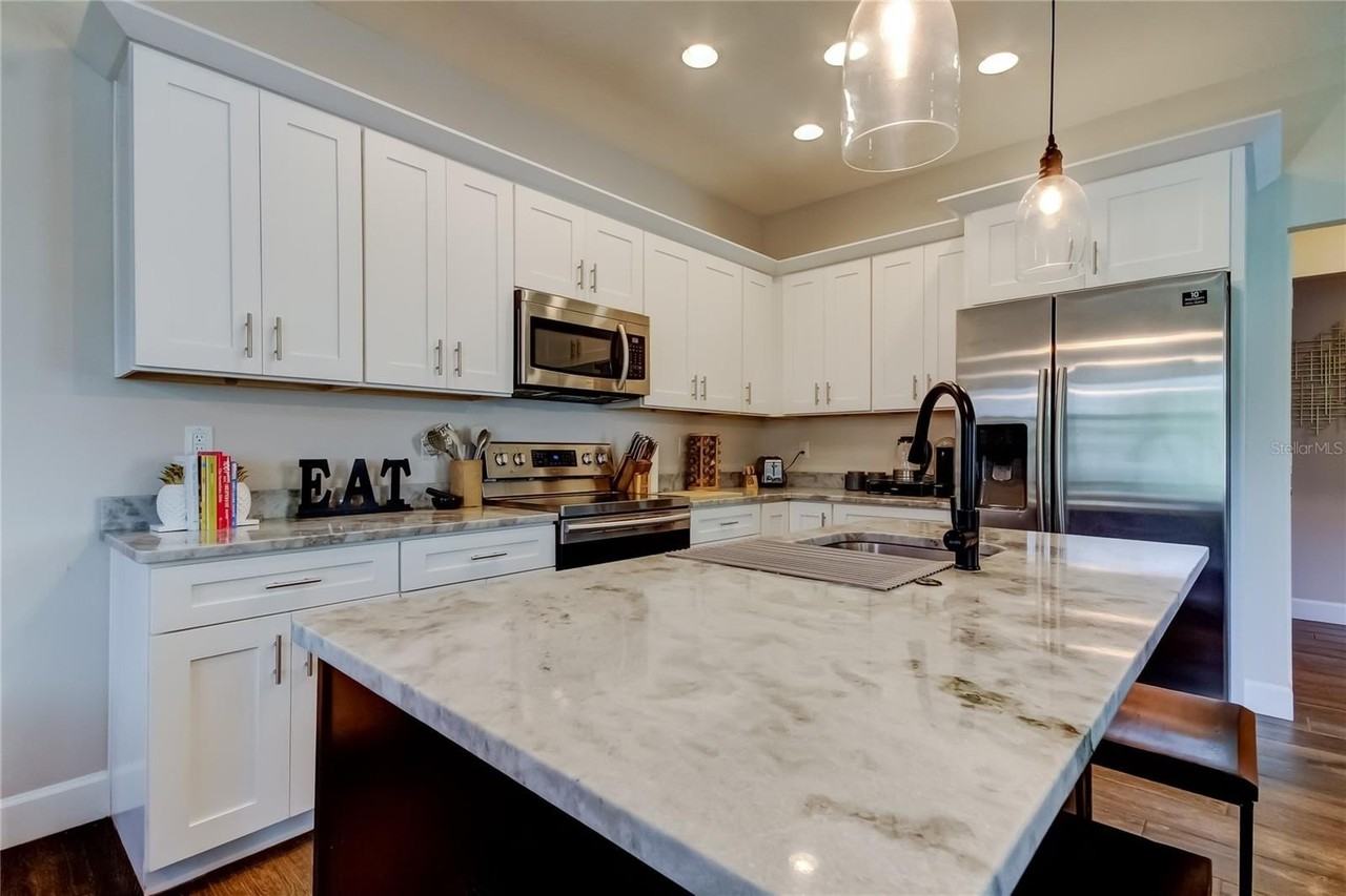 204 N Manhattan Ave #1 - Photo 7 of 30