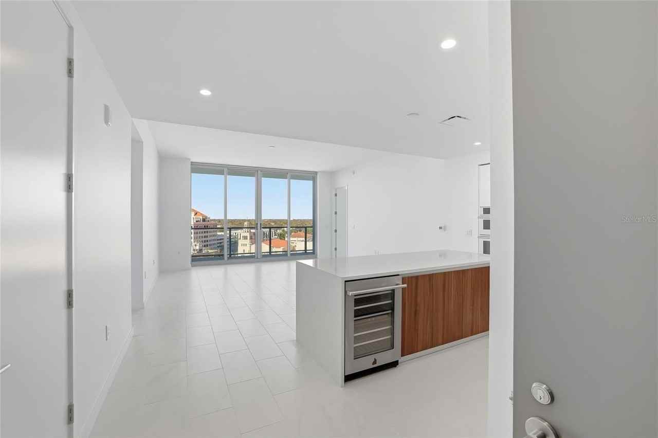 400 Central Ave #1002 - Photo 5 of 50