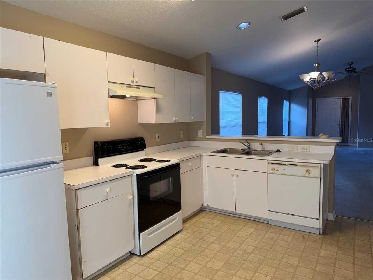 3407 Summer Bay Way - Photo 4 of 8