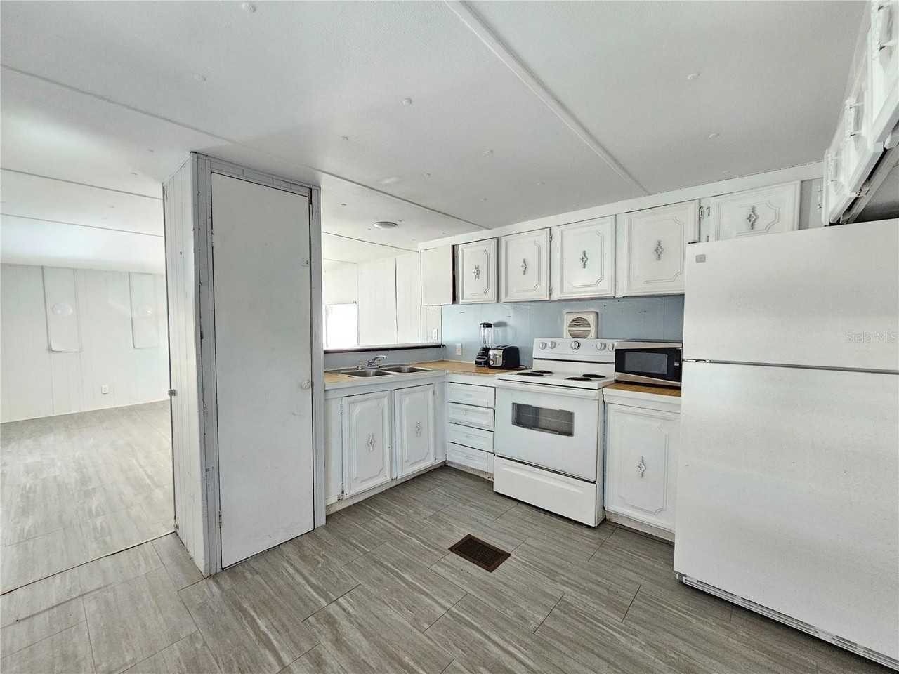 503 Longfellow Blvd #3 - Photo 6 of 11