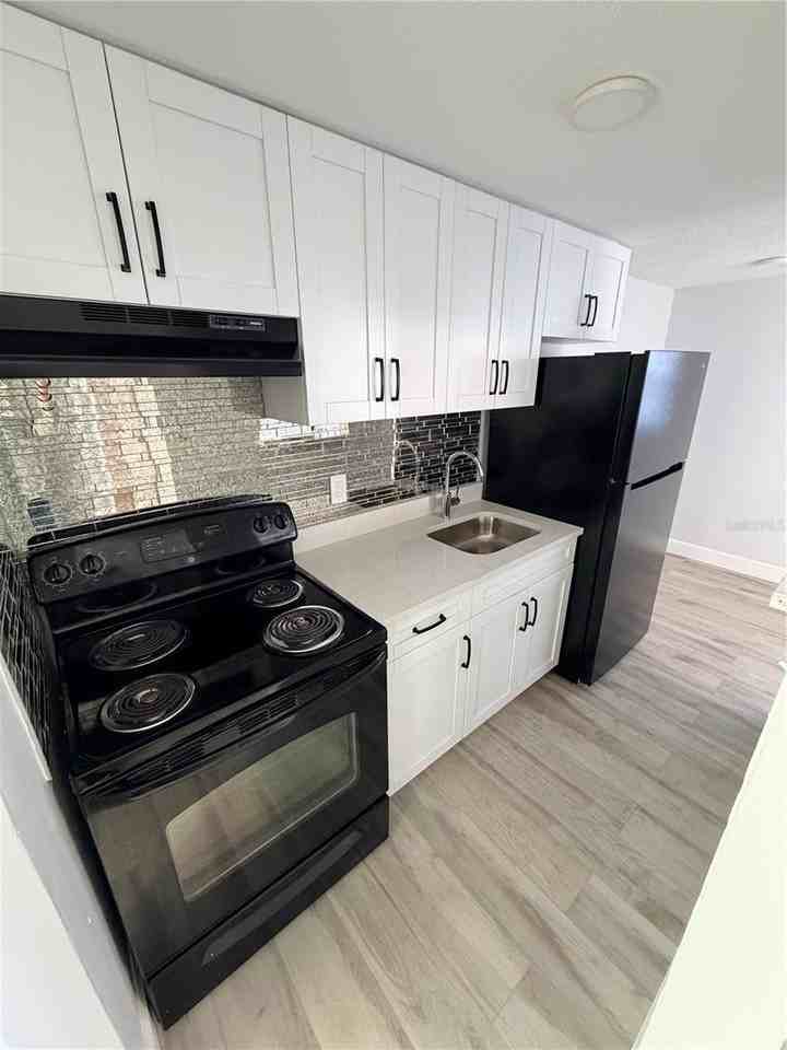 1101 E 140th Ave - Photo 3 of 7